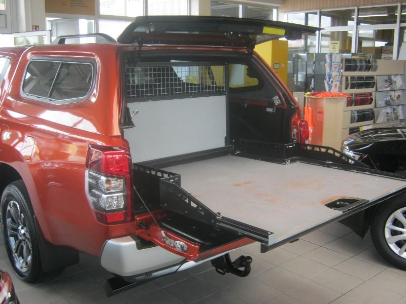 Mitsubishi L200 DK TOP mit Navi 2.2 DI-D 4WD Automatik