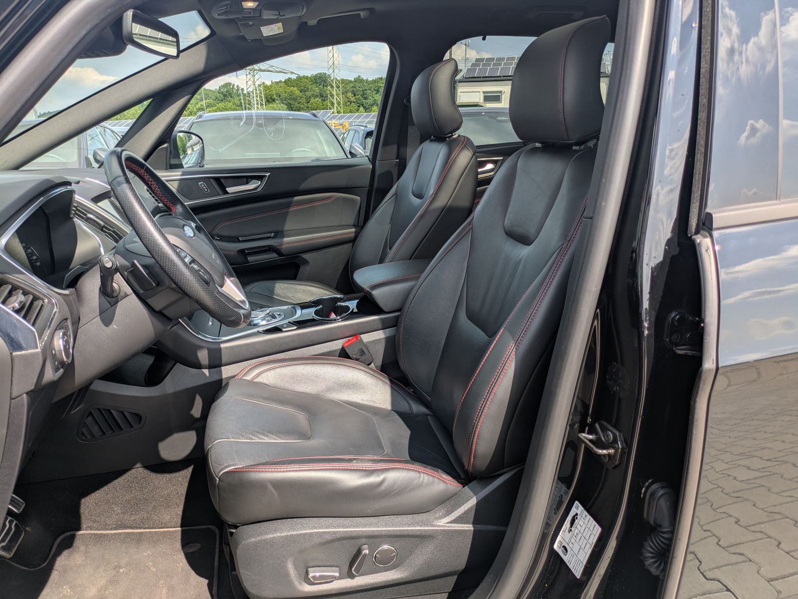 Fahrzeugabbildung Ford S-MAX 2.0 EcoBlue ST-Line PANO/KAM/AHK/LED 7-Si