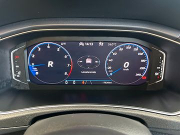 MYAUTOCENTER – Gebraucht- und Jahreswagen mit Werkstattservice in Pfaffenhofen Volkswagen T-Roc *R-Line* Spurhalte*Lenkradheizung*2-Zonen*