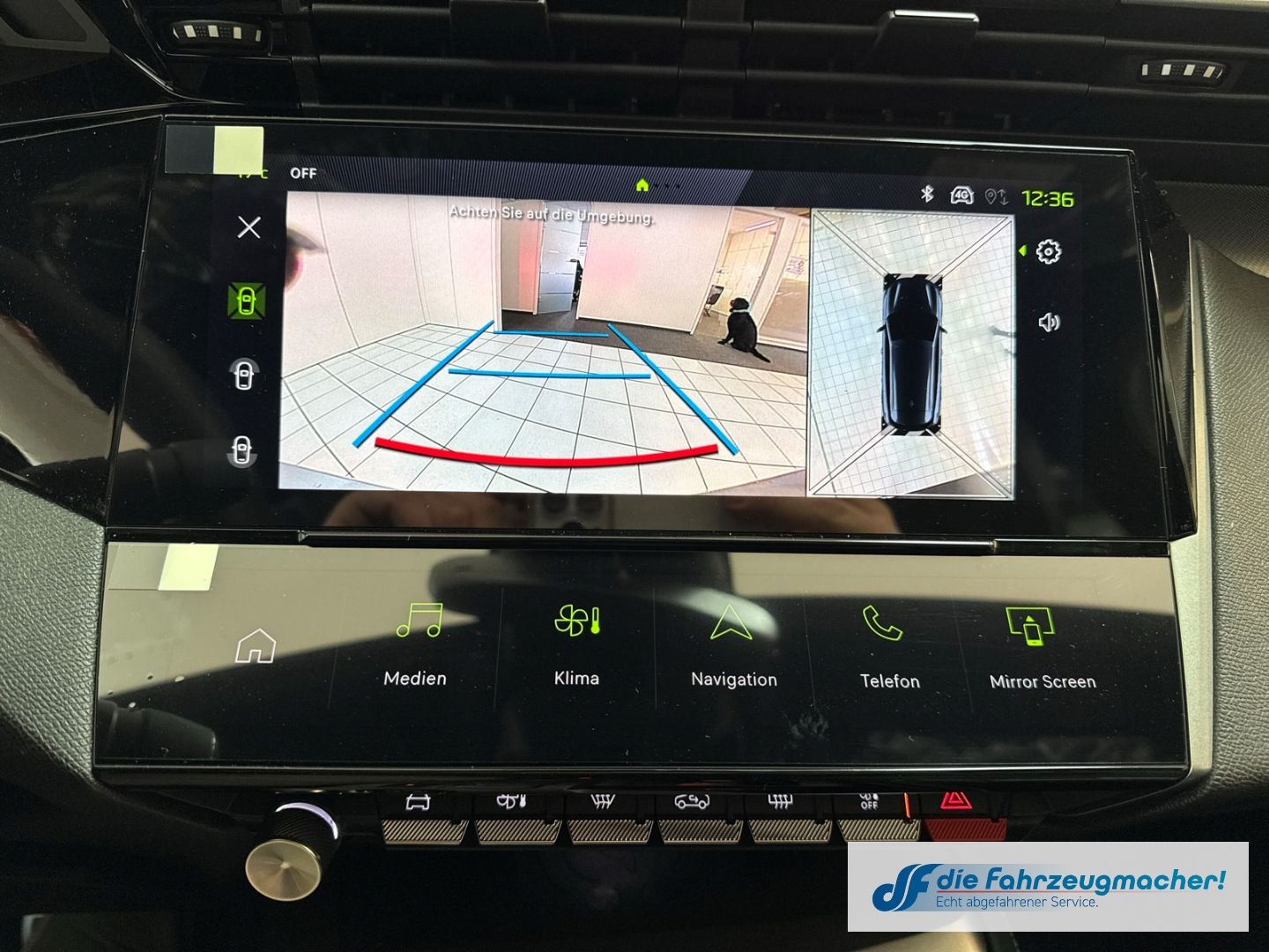 Fahrzeugabbildung Peugeot 308 SW GT Navi Digitales Cockpit Memory Sitze 36