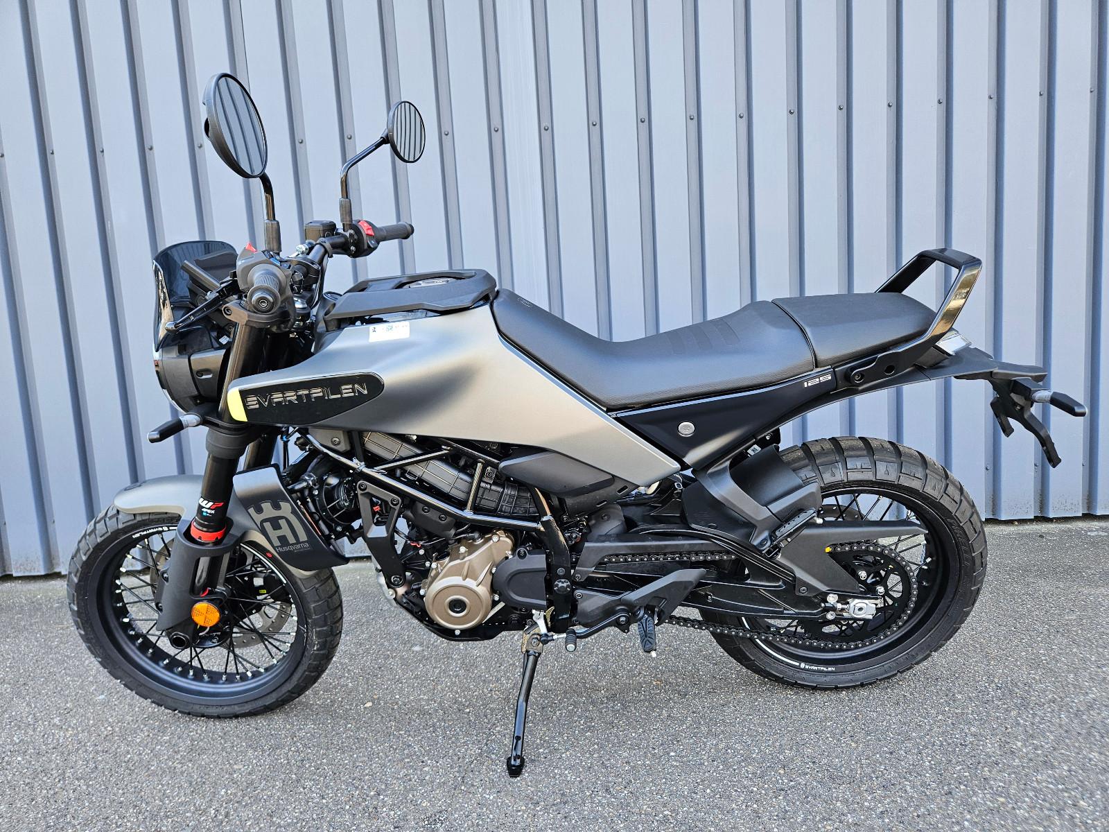 Husqvarna Svartpilen 125 *2025* 48 Monate Garantie
