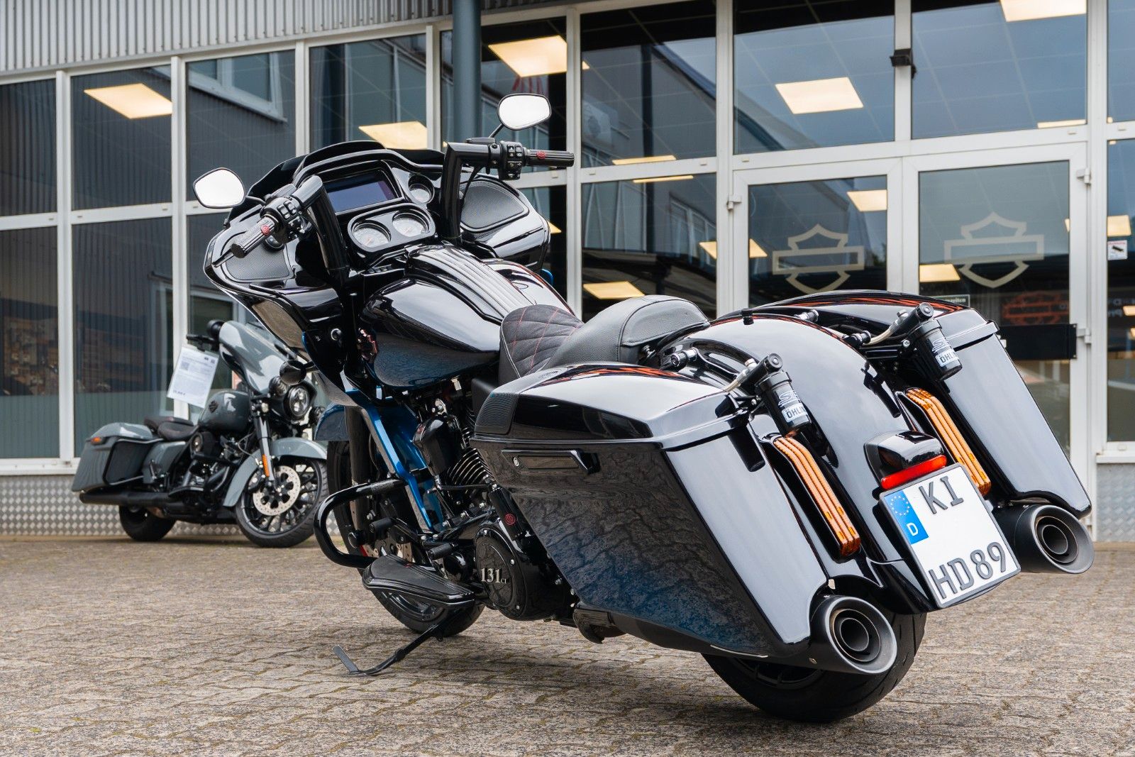 Fahrzeugabbildung Harley-Davidson CVO ROAD GLIDE 117 FLTRXSE 131 CUI SE Öhlins