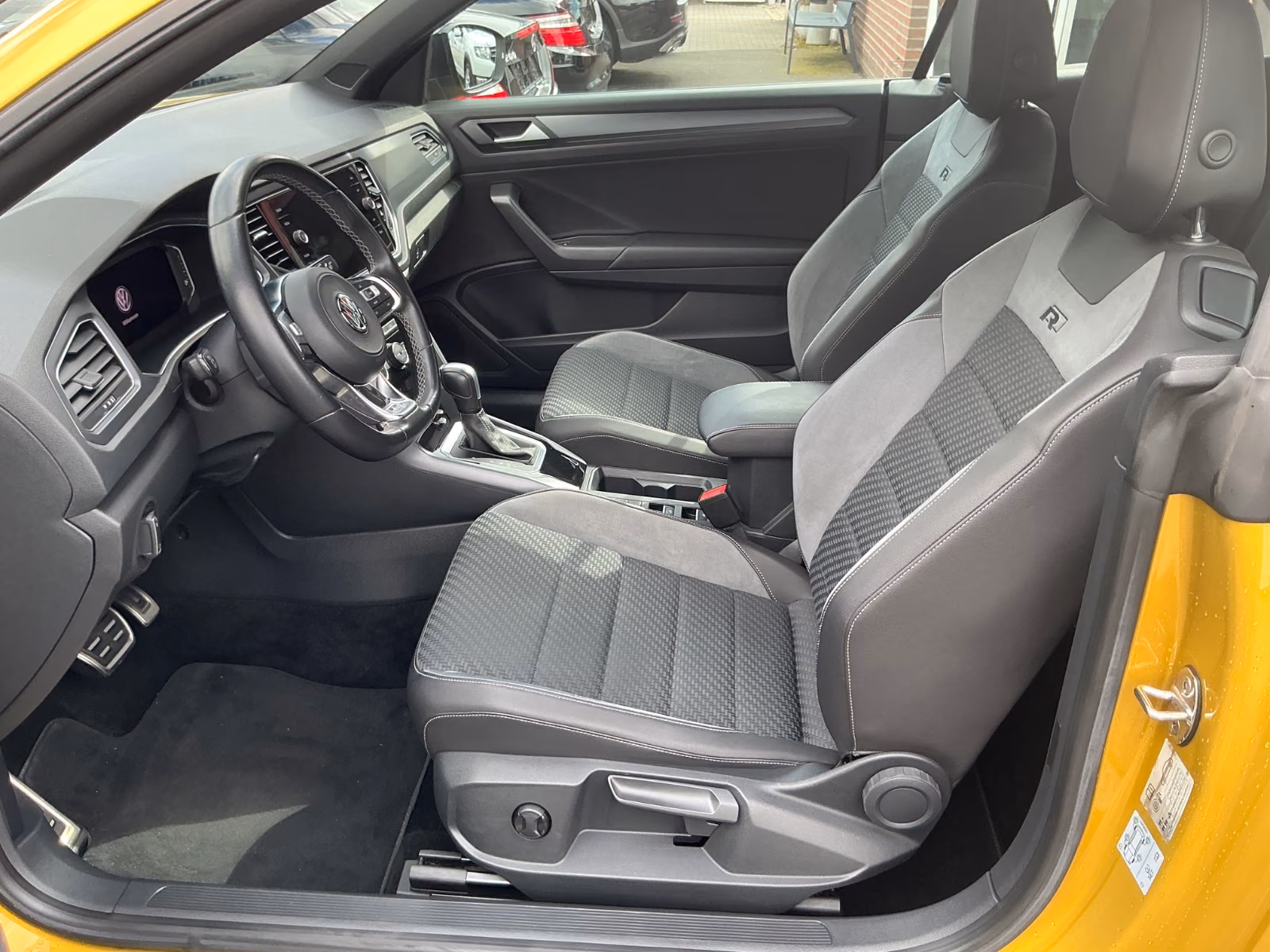 Volkswagen T-Roc Cabriolet R-Line DSG Carplay Navi Kamera, миниатюра 11