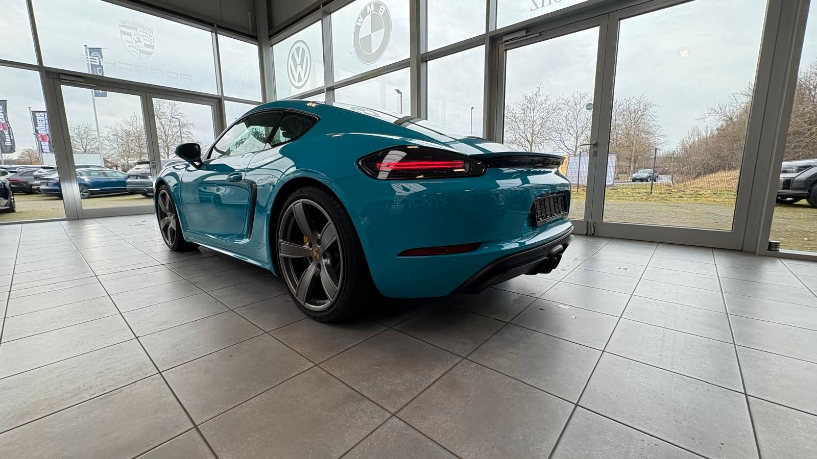 Fahrzeugabbildung Porsche Cayman 718 GTS  18 fach sitze/keramik