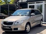 Skoda Fabia Combi 1.6l  - Skoda Fabia: Gelb