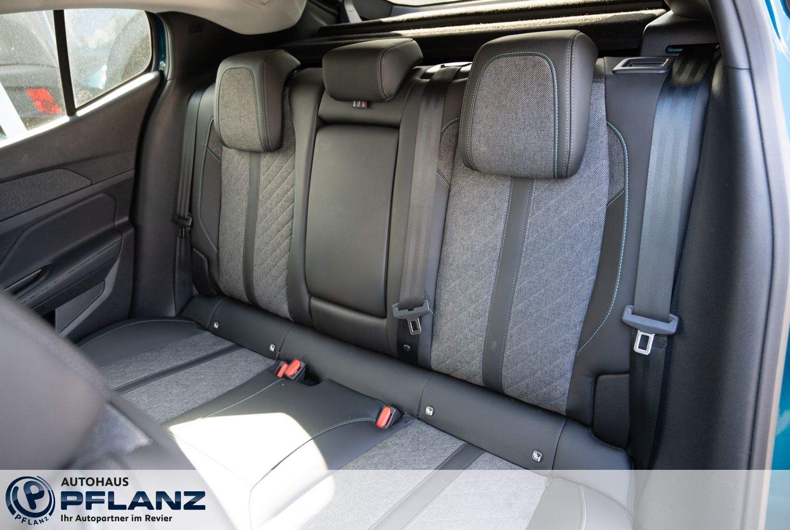Peugeot 408 - Bild 7