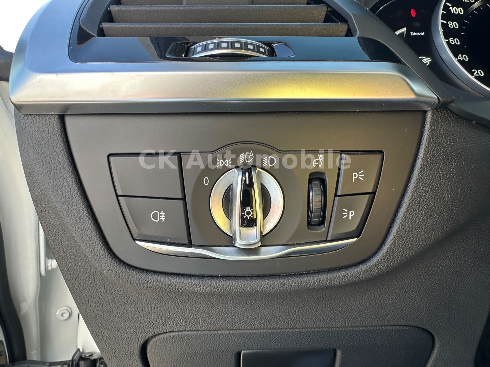 Fahrzeugabbildung BMW X3 xDrive20d Advantage/Navi/Head-Up/Pano/AHK