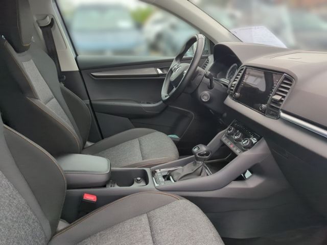 Fahrzeugabbildung SKODA Karoq 1.5 TSI DSG Clever AHK NAV FRONTSCHEIBENHZ