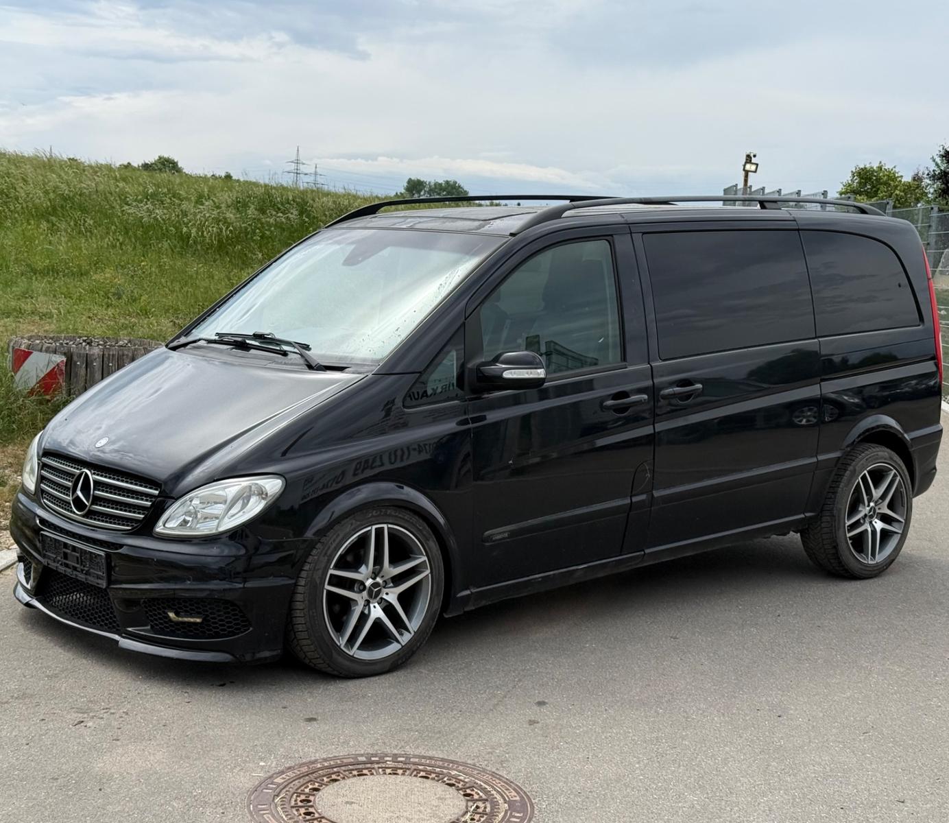 Mercedes-Benz Viano 3.0 CDI *VOLLEDER*NAVI*KLIMA*SHZ*AUTOMATIK