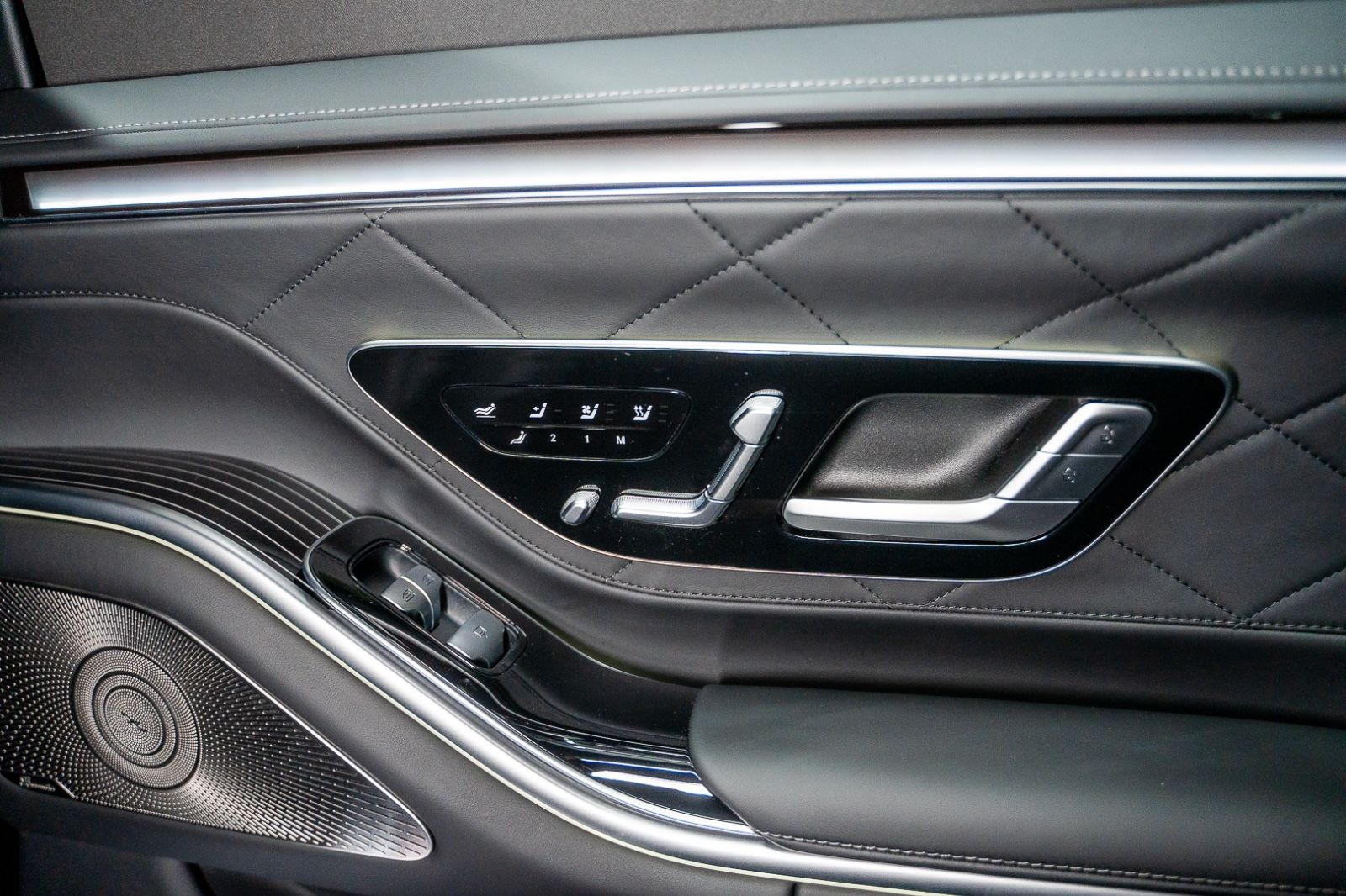 Fahrzeugabbildung Mercedes-Benz S 680 4M GUARD Armored VR10 FULL STOCK 2025