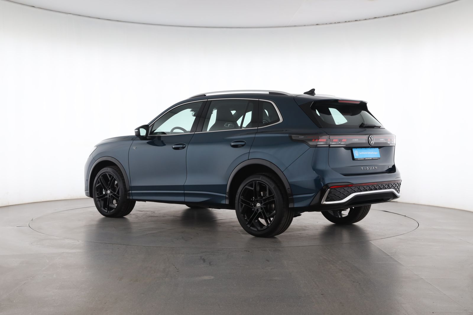 Volkswagen Tiguan 2.0 TSI DSG 4MOTION R-Line NAVI AHK foto 4