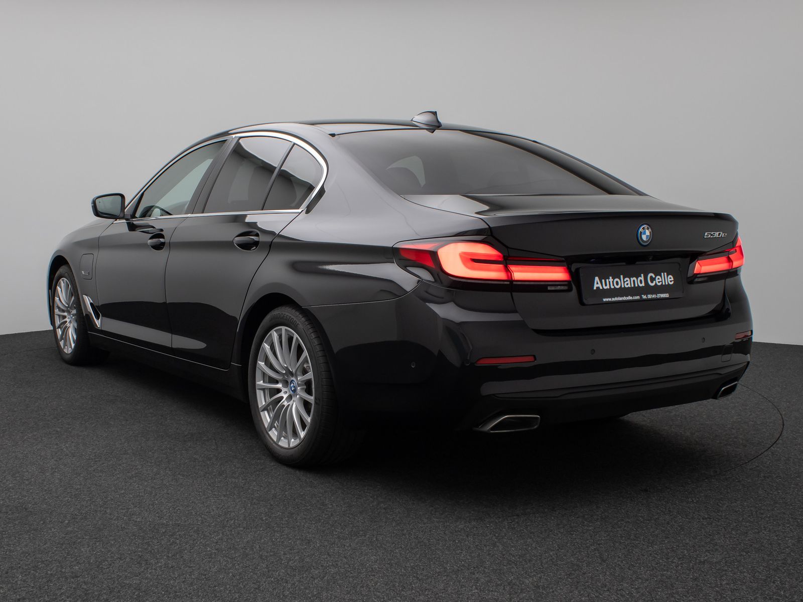 Fahrzeugabbildung BMW 530e Kamera DAB HiFi Leder 4xKlima Alarm 18Zoll