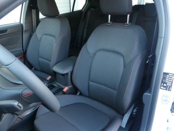 Fahrzeugabbildung Ford Focus Limousine ST-Line X