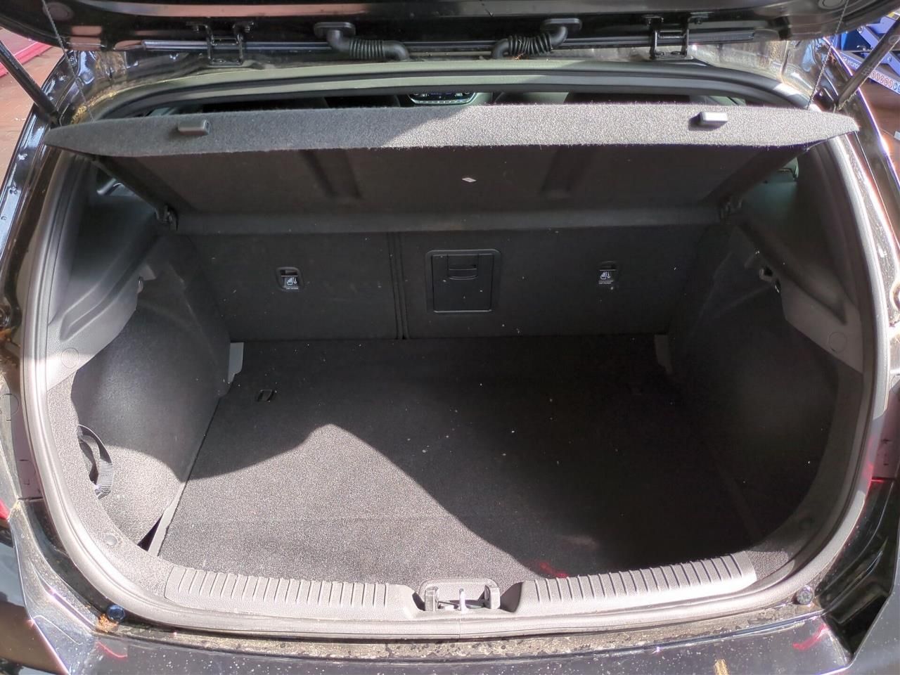 Fahrzeugabbildung Hyundai i30 ADVANTAGE LED*SHZ*LHZ*NAVI*CARPLAY*ZV*