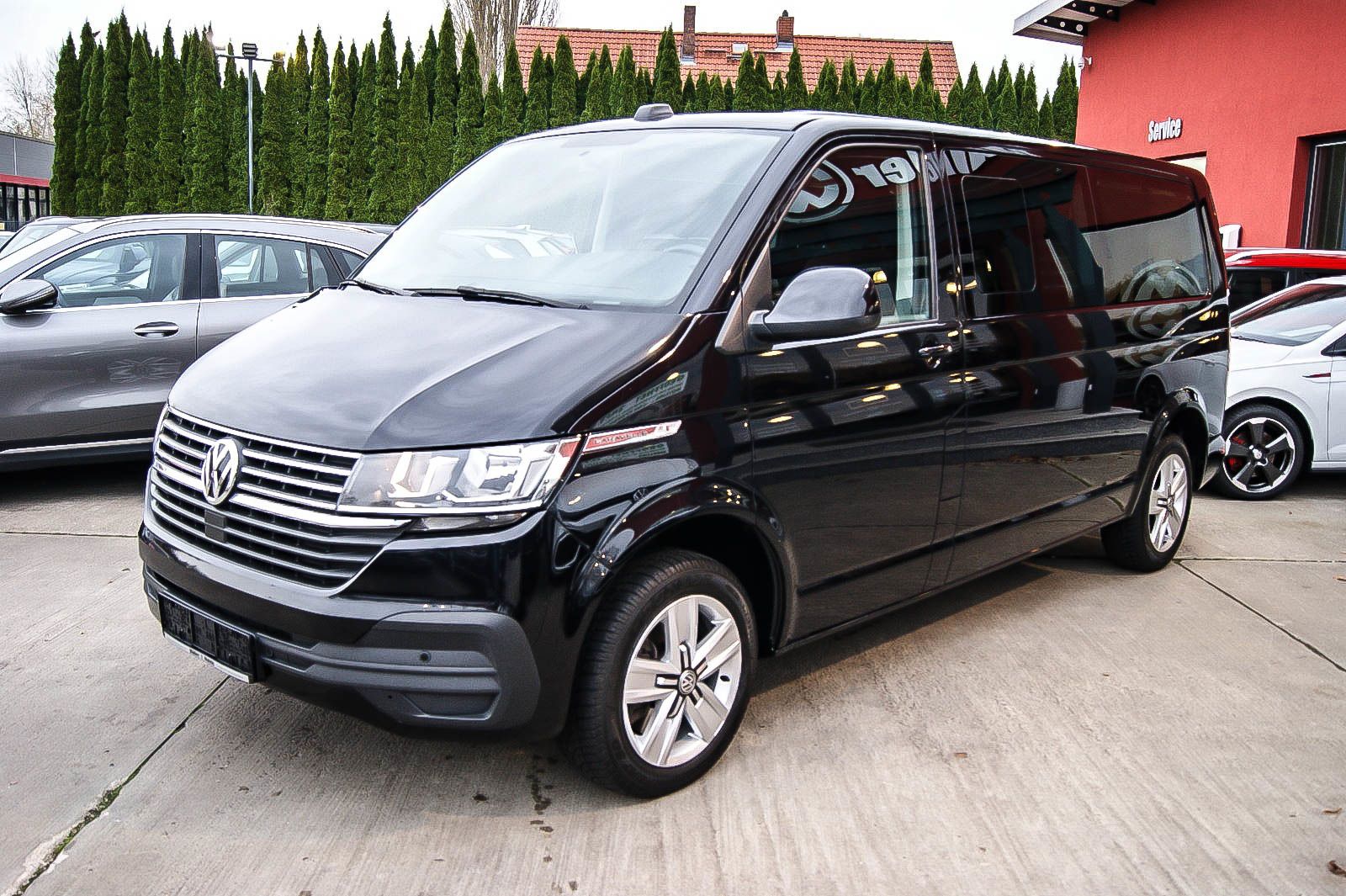 Fahrzeugabbildung Volkswagen T6.1 Caravelle lang 20TDI DSG 8-Sitze NAVI SIHZG