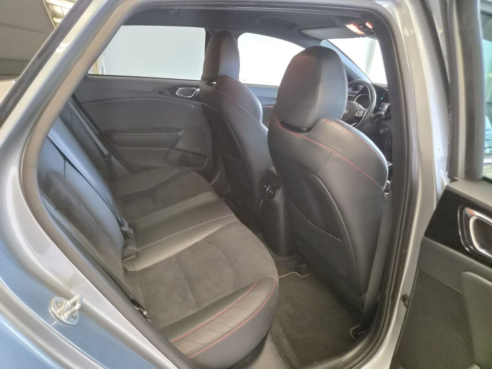 Fahrzeugabbildung Kia pro cee'd / ProCeed GT/ JBL / GEPFLEGT