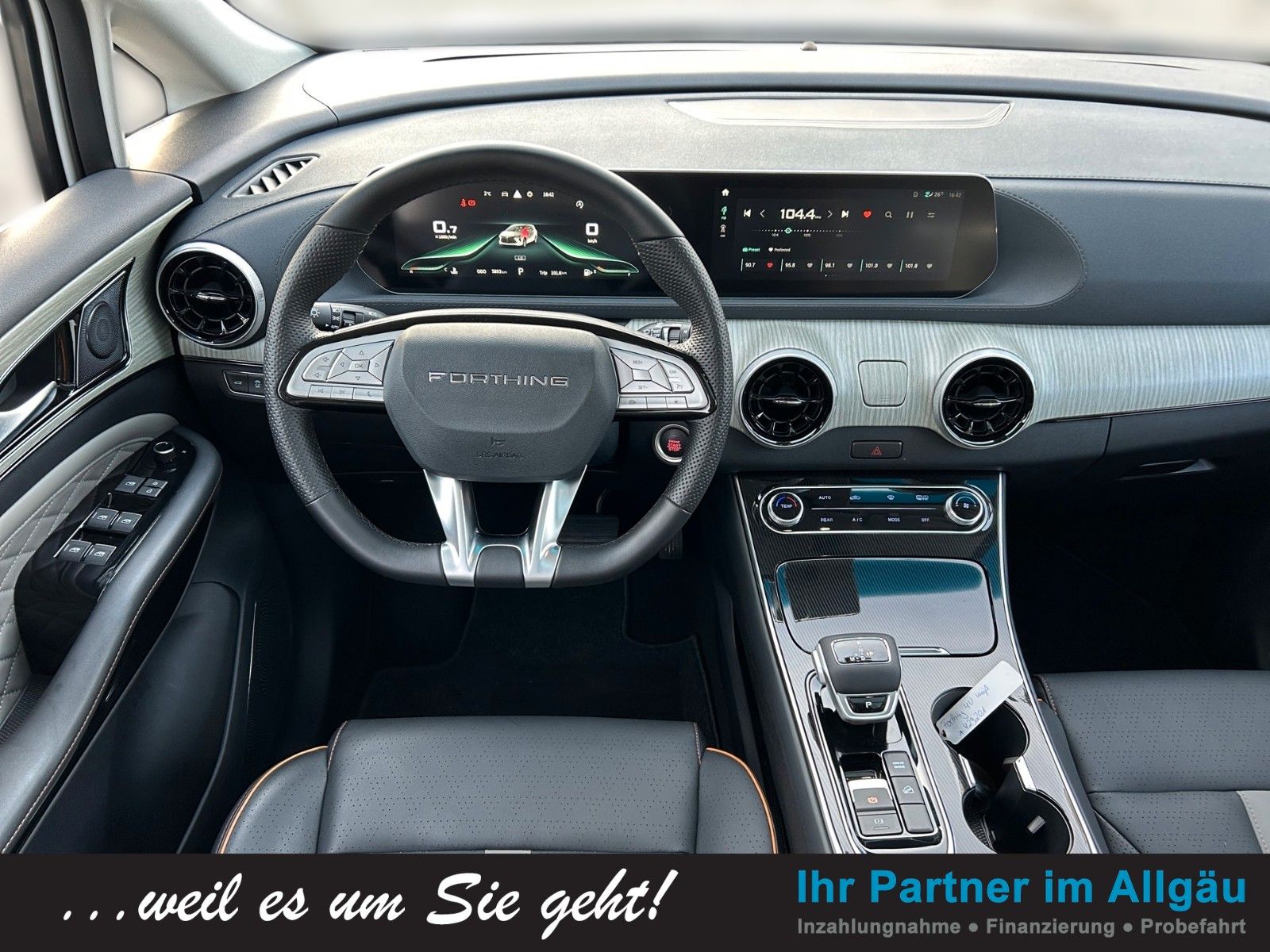 Fahrzeugabbildung DFSK FORTHING 4U 7SITZ 1.5T AT NOBLE AHK PANO