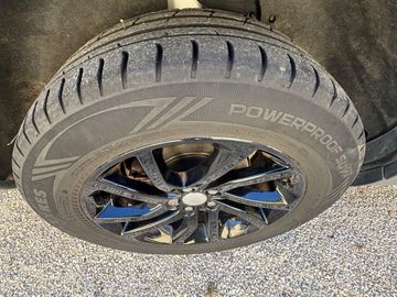 Land-Rover Discovery Sport - 7