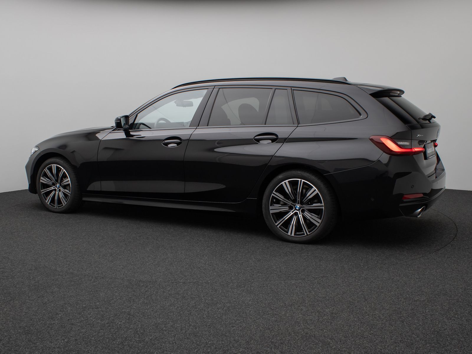 Fahrzeugabbildung BMW 330i xD Kamera HUD H/K ACC Komfort Alarm Sport