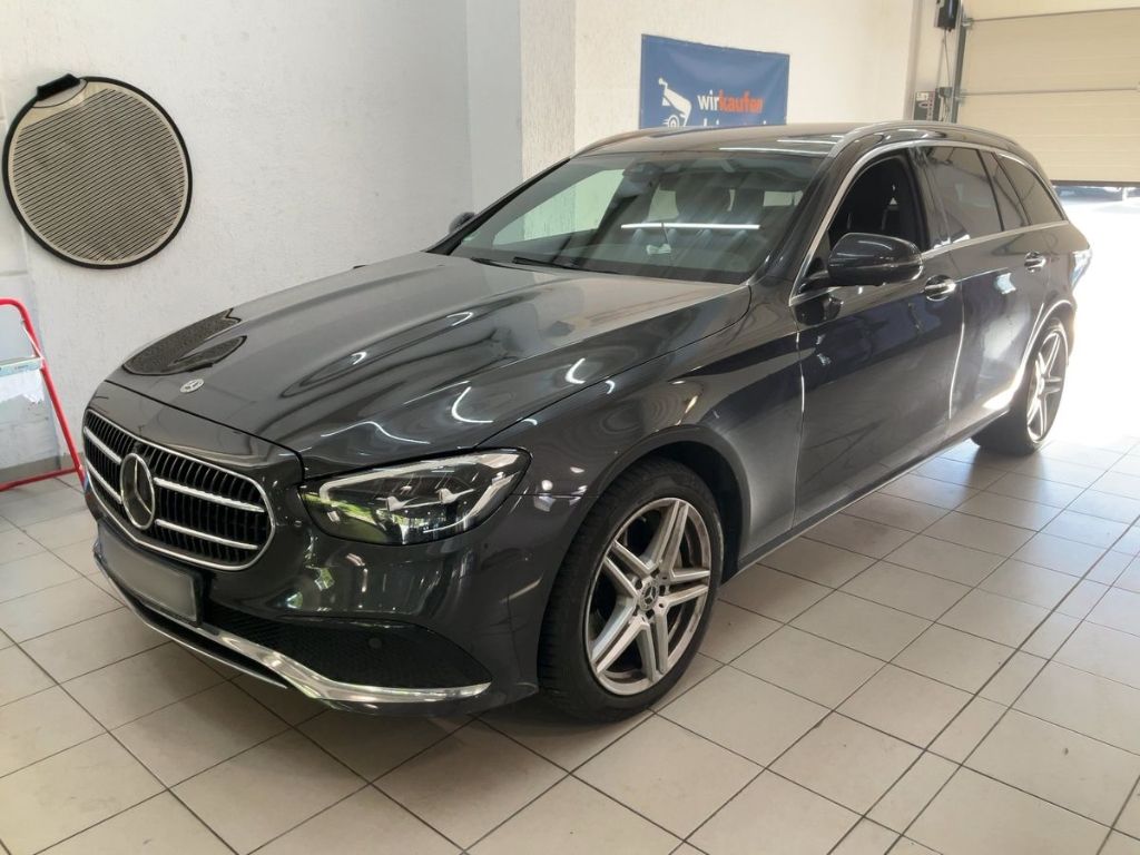 Image of Mercedes-Benz E 300
