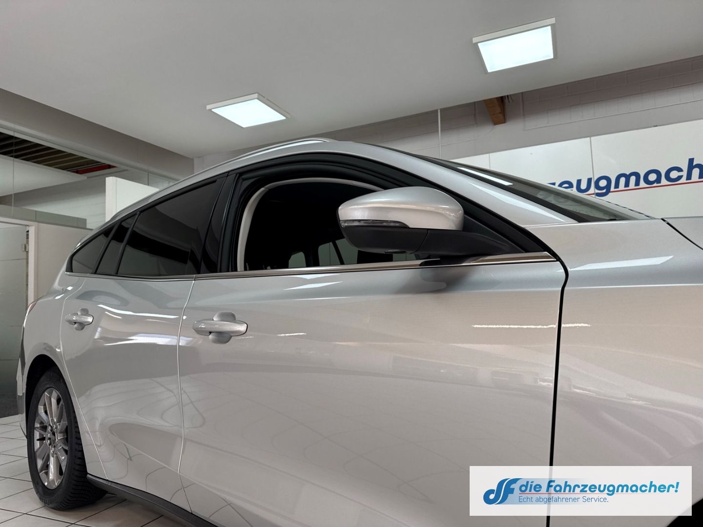 Fahrzeugabbildung Ford Focus Turnier Titanium X Navi Digitales Cockpit