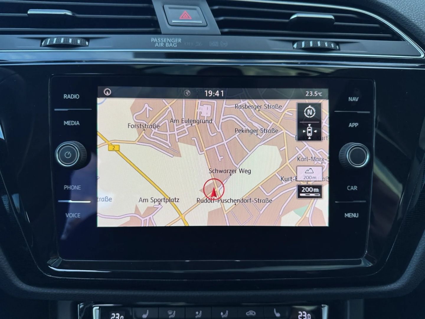 Touran 1.6 TDI "SOUND" *LED*NAVI*PANO*7SITZE*