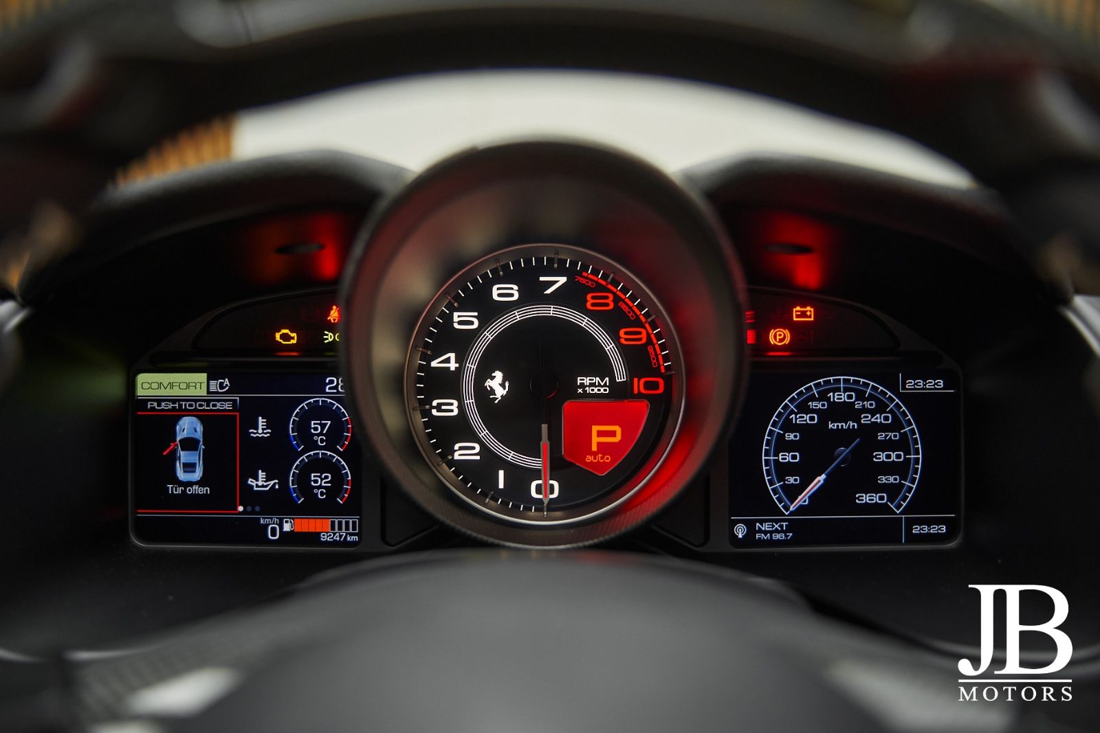 Fahrzeugabbildung Ferrari Portofino M Carbon LED JBL Surround Magneride