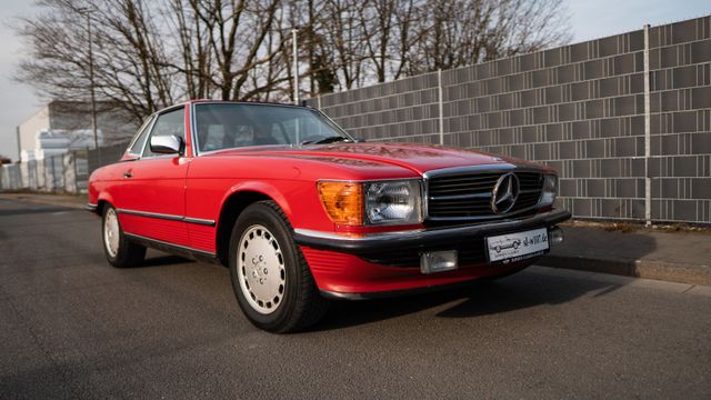 Mercedes-Benz SL 560 Rot/Dattel