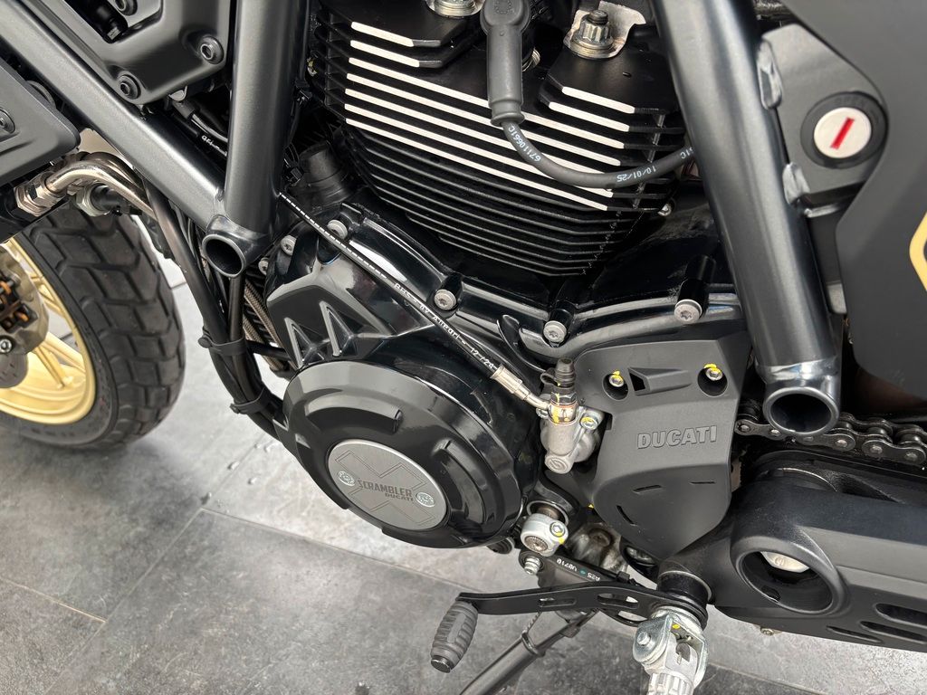 Fahrzeugabbildung Ducati SCRAMBLER FULL THROTTLE *NEUWERTIG *1. HAND
