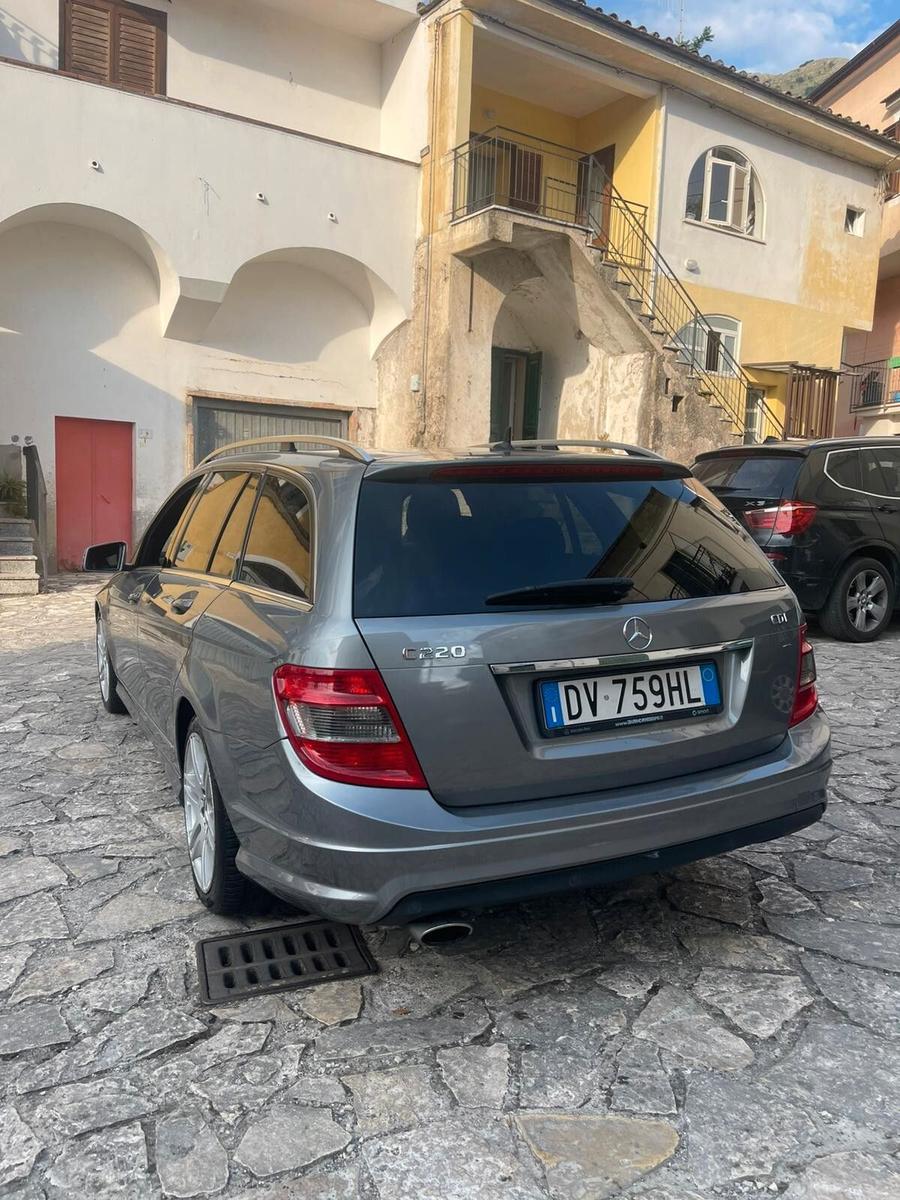 Mercedes-Benz C220 2010 — photo 8