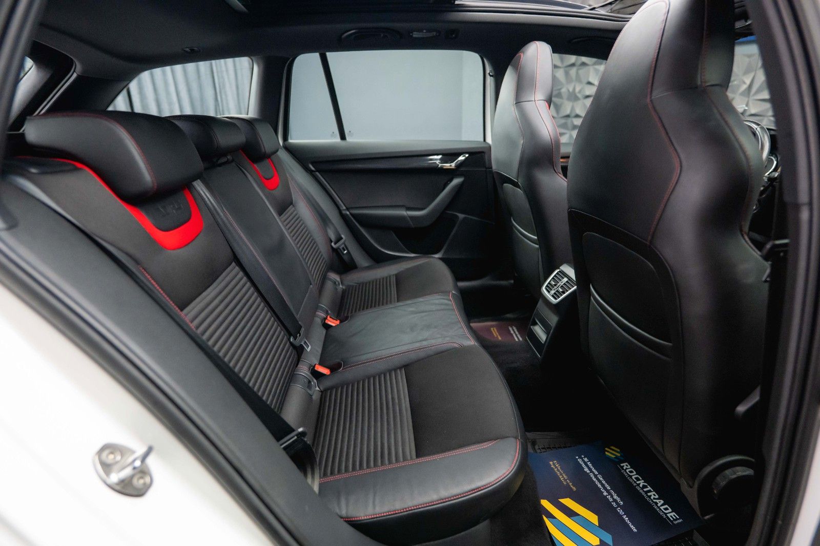 Fahrzeugabbildung SKODA Octavia 2.0 TDI RS 4x4 Performance *Pano*ACC*LED