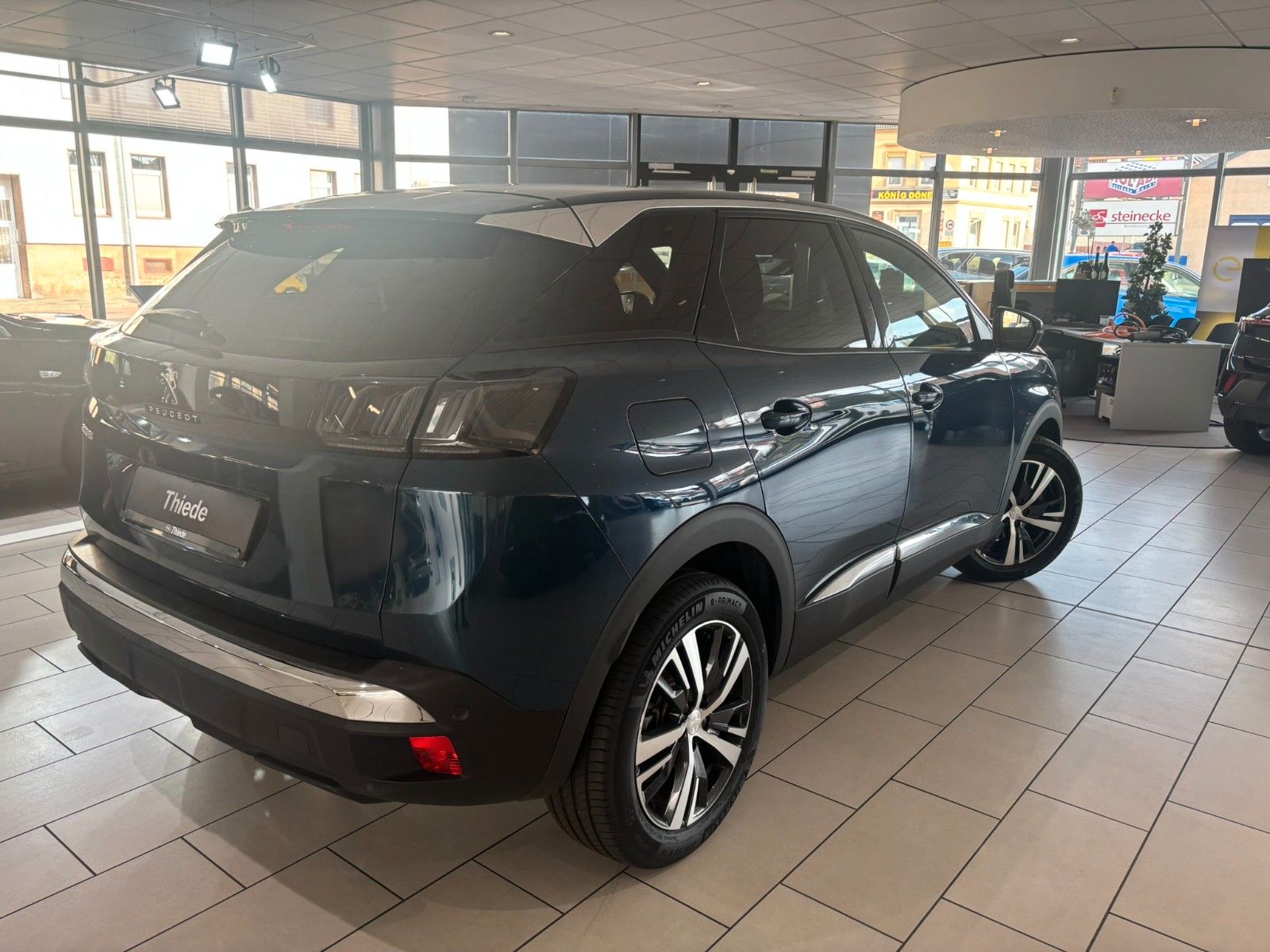 Fahrzeugabbildung Peugeot 3008 1.2T ALLURE PACK NAVI/LED/SPORT/VIRT/PDC