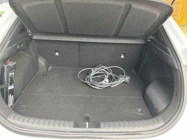 XCeed 1.6 PHEV DCT6 VISION KOMFORT NAVIGATION DR