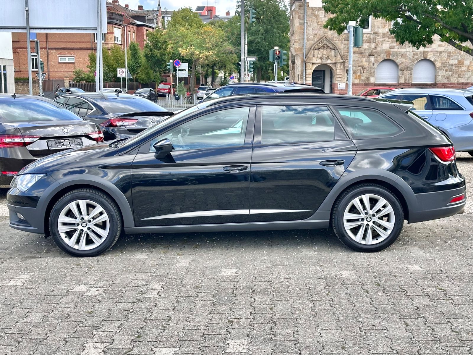 Fahrzeugabbildung SEAT LEON ST X-PERIENCE 4DRIVE*AUTOM+AHK*
