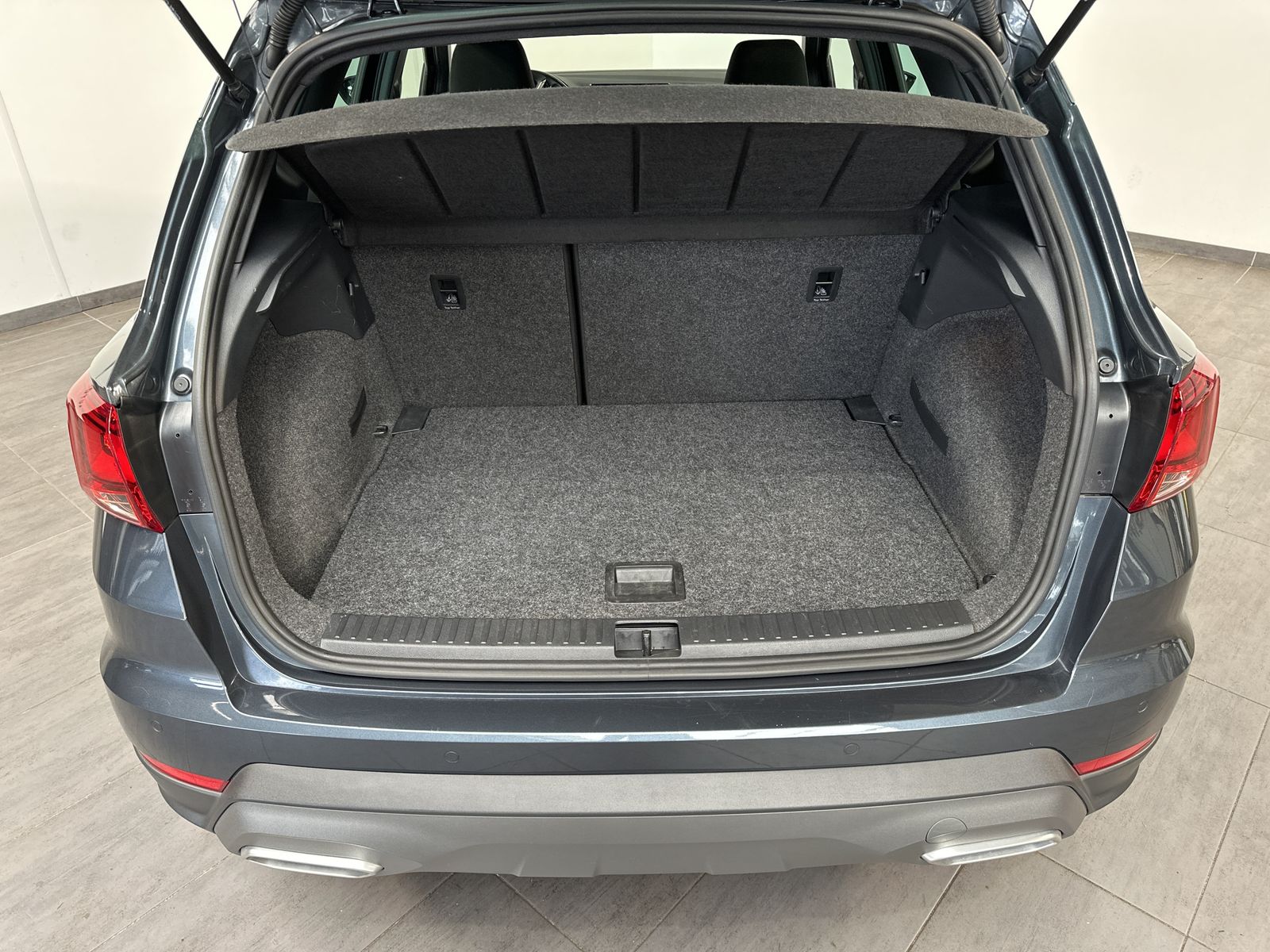 Fahrzeugabbildung SEAT Arona 1.5 TSI DSG FR NAV+LED+BEATS-AUDIO+VCOCK