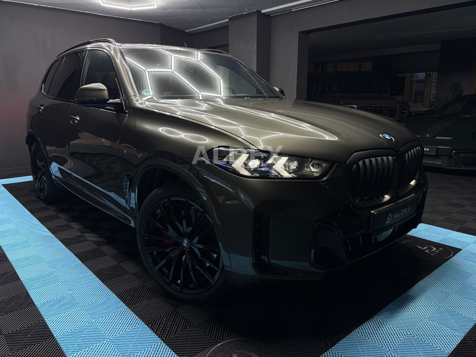 BMW X5 xDrive40d M SPORT PRO°MANHATTAN/COFFEE°SKYLOU