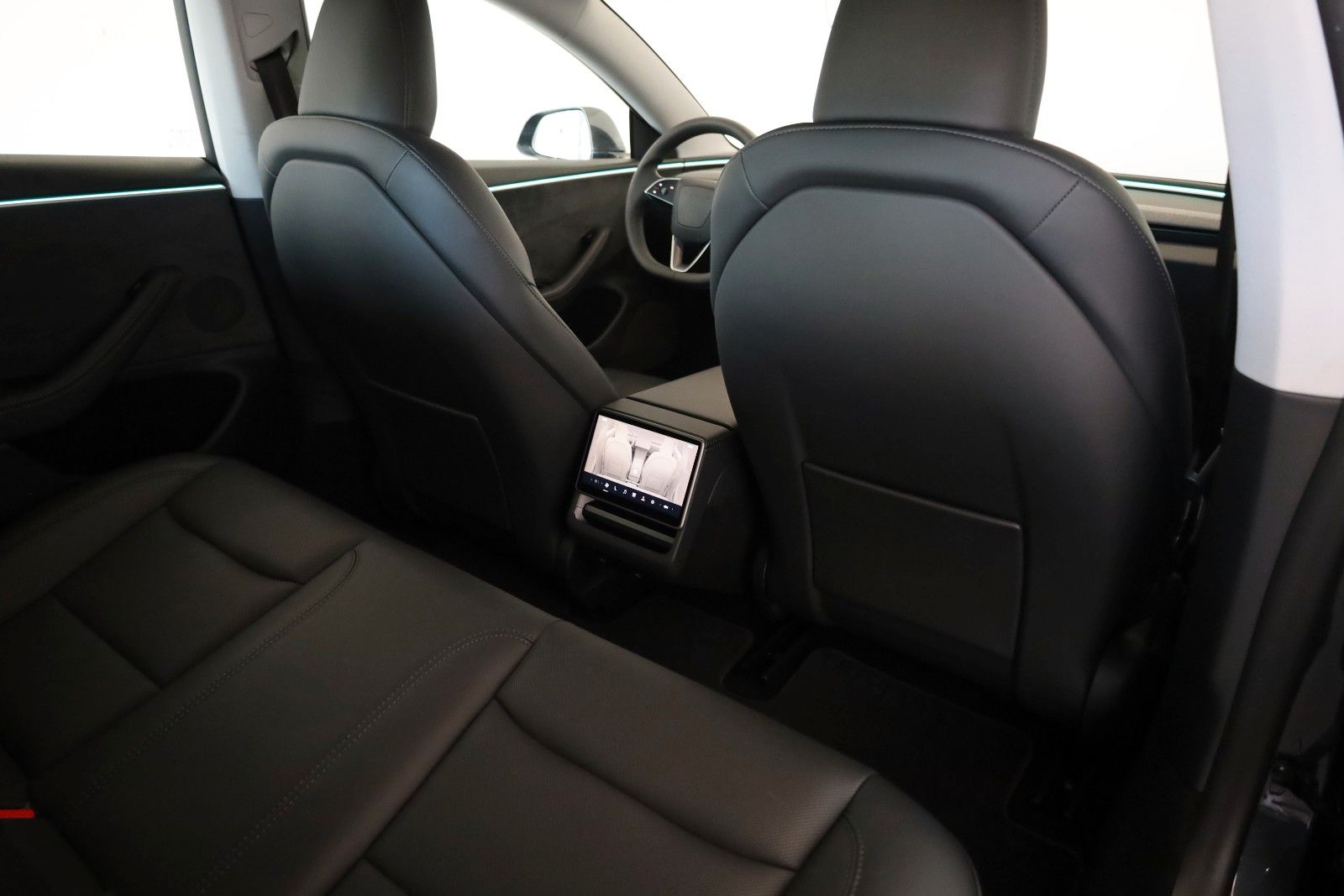 Fahrzeugabbildung Tesla Model 3 Long Range Dual AWD,Navi,Kamera,Panorama