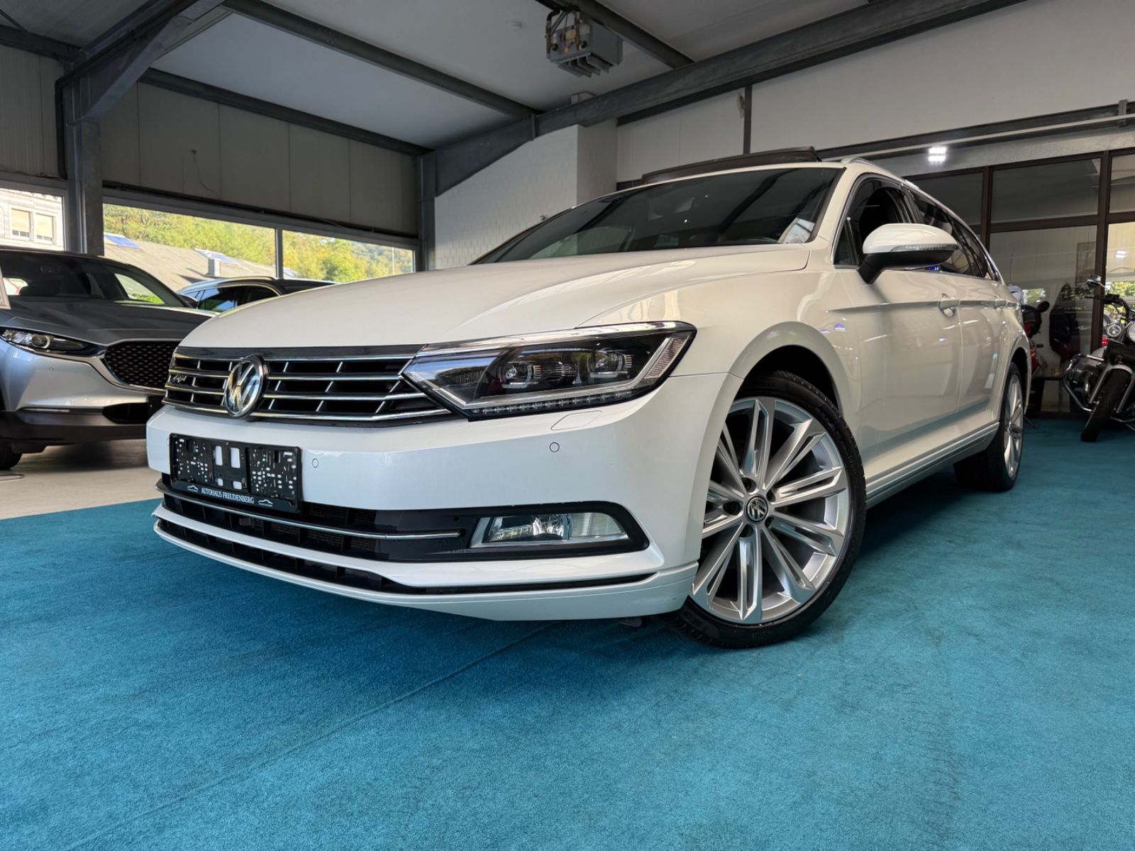 Volkswagen Passat*R-Line*PANO*KAMERA*AHK*VIRTUAL imagem 2