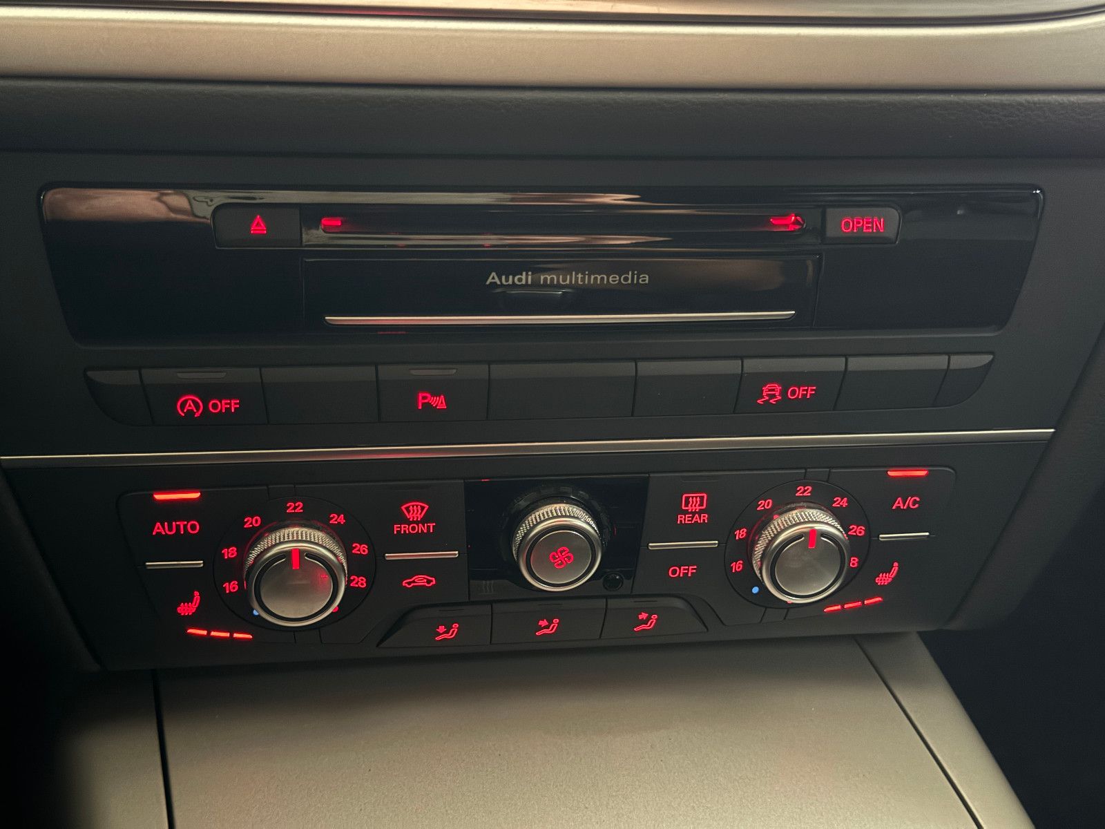 Fahrzeugabbildung Audi A6 3.0 TDI QUATTRO SPORT MOTORSOUND NAVI ACC LED