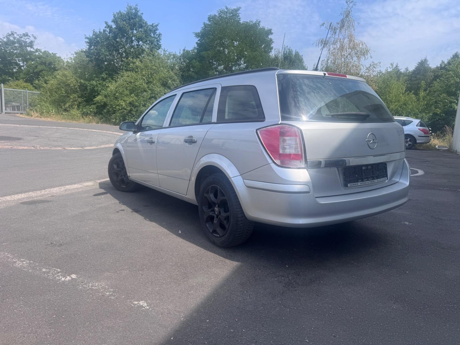 Opel Astra 2009 — photo 5