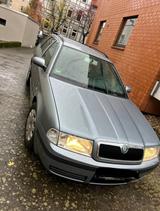 Skoda Octavia Combi 1.6 Family Edition | G... - gebrauchte Skoda Octavia aus dem Jahr 2003