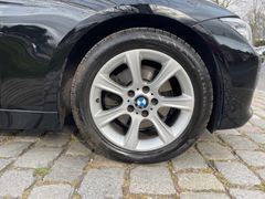 Fahrzeugabbildung BMW 325d Touring*Totwinkel*Navi*PDC*El.Klappe*TOP*