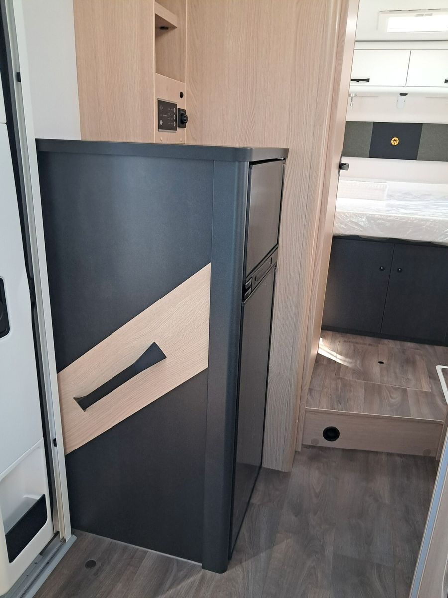 Fahrzeugabbildung Sunlight Adventure T Ford 690L Bi-Xenon Scheinwerfer