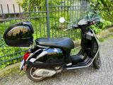 Vespa GTS 300 Schwarz (EZ 02/2022 - HU 4/28) - VESPA MOTORRAD