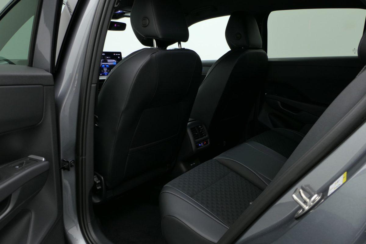 Volkswagen T-Roc 1.5 eTSI DSG +R-LINE+AHK+LED-SW+EL.HK+18"+, миниатюра 24