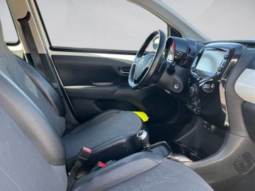 Toyota Aygo (X) - 10