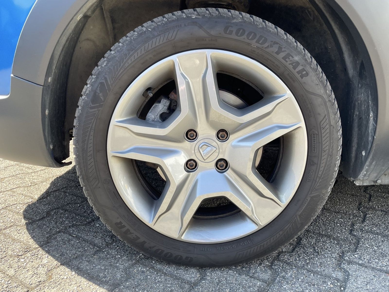 Fahrzeugabbildung Dacia Dokker Stepway Plus TCe 130