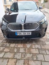 BMW iX2 eDrive20 - M-Sport, HUD, AHK, el.Sitze - BMW iX2 mit Elektro-Antrieb