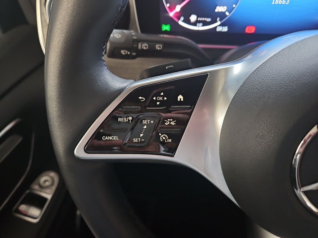 Fahrzeugabbildung Mercedes-Benz V 300 AVG extralang 4x4 7 Sitze 2,5t AHK Sound