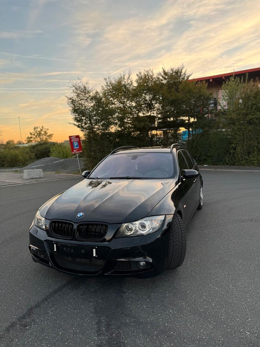 BMW 330 2006 — двигун 300 HP (221kW)